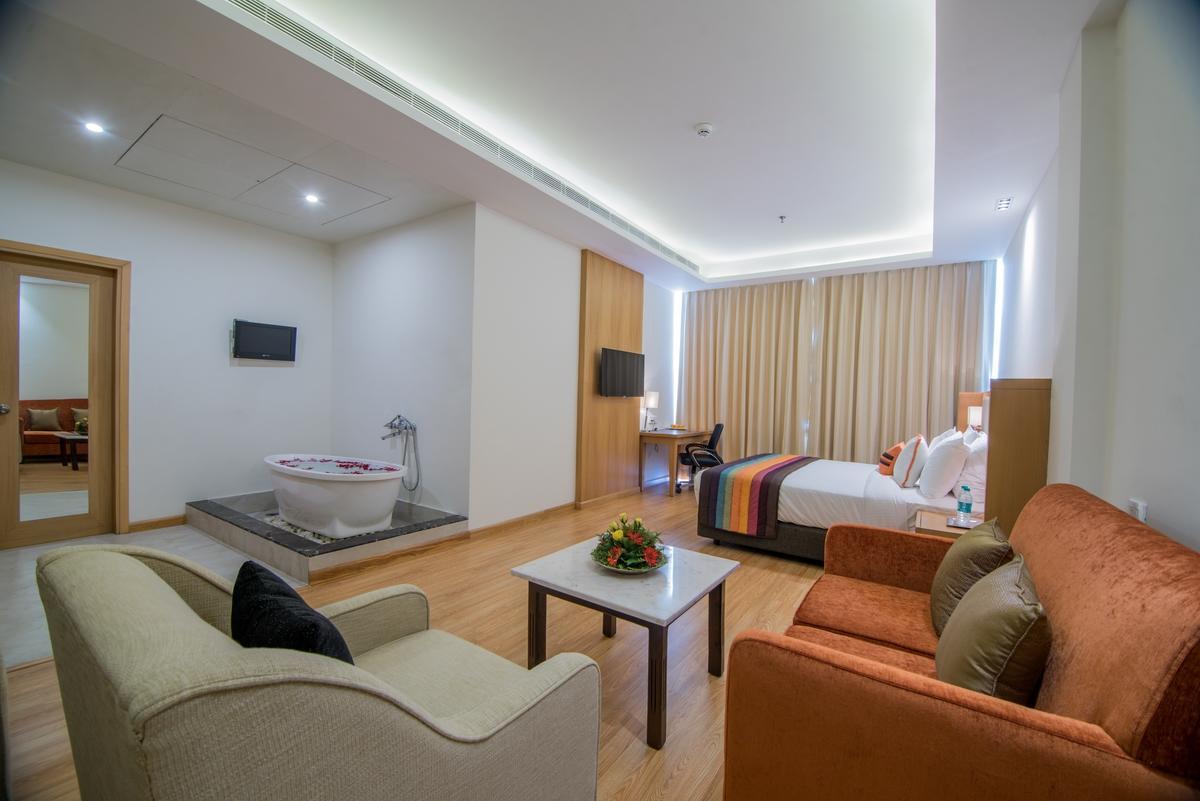 The Imperial Poonam Hotel Phagwāra Dış mekan fotoğraf
